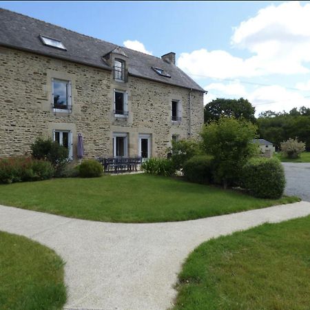 Au Pied Leve Hotel Calorguen Luaran gambar