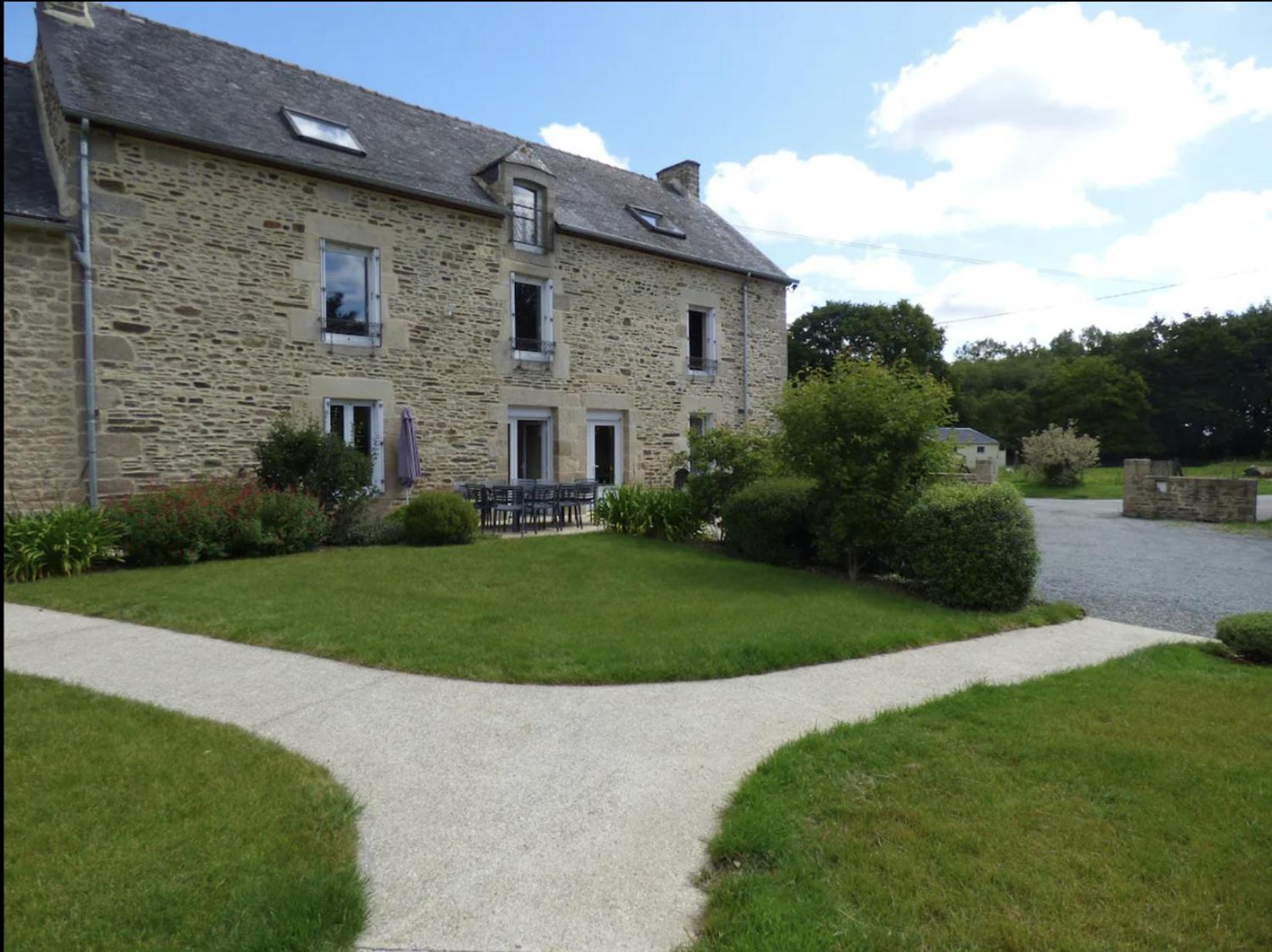 Au Pied Leve Hotel Calorguen Luaran gambar
